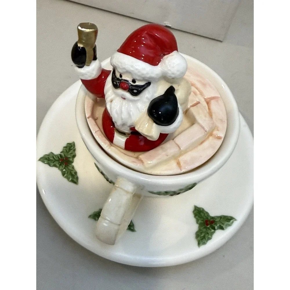Vintage‎ Santa In a Teacup Music Box - Plays 